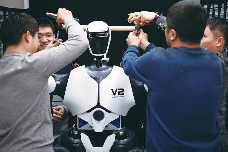 新質(zhì)生產(chǎn)力崛起 中國在人工智能基礎(chǔ)軟件開發(fā)領(lǐng)域的有利條件與科技基礎(chǔ)